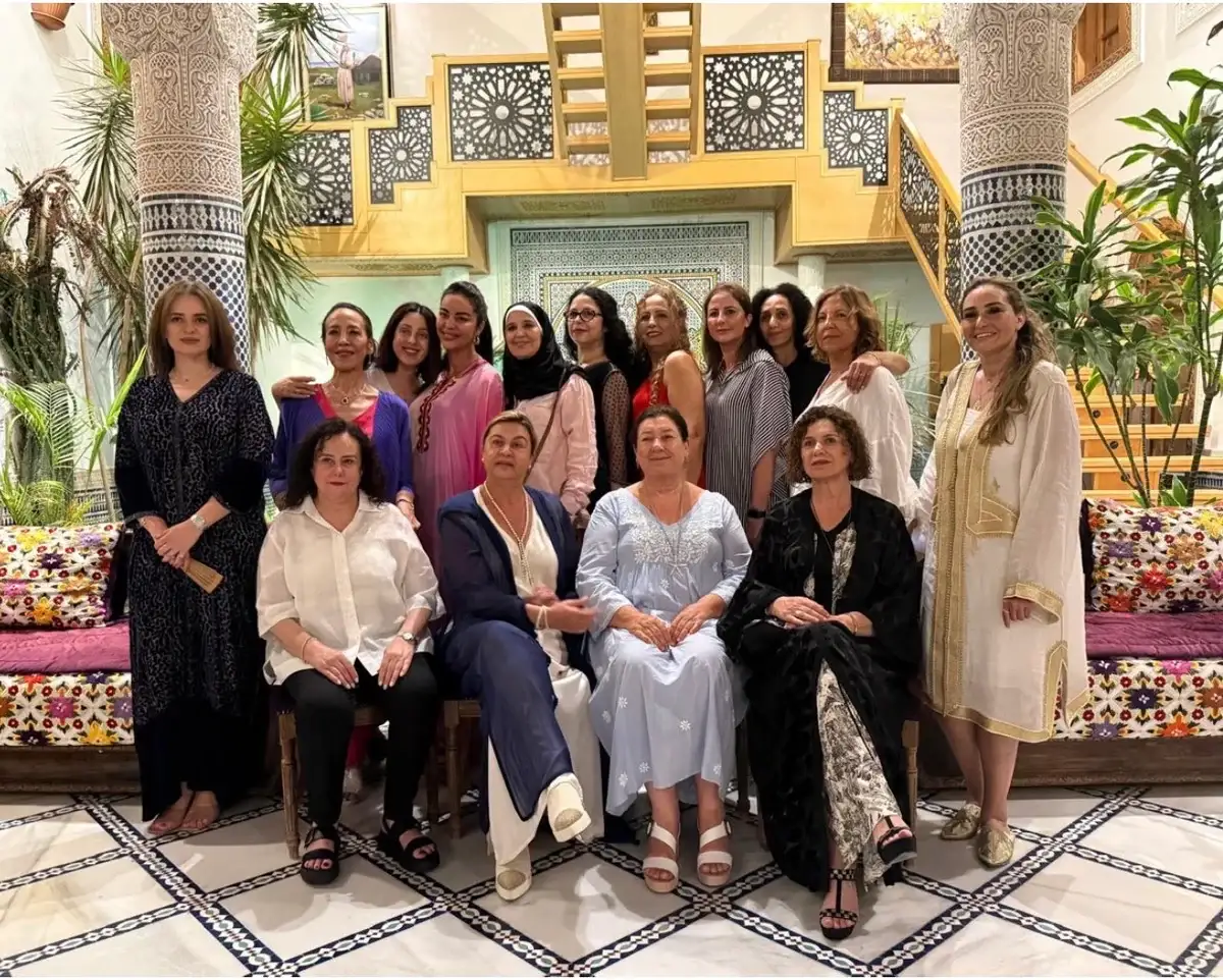 Femmes réunies pendant une édition précédente du voyage